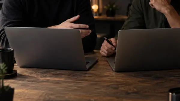 cc-pair propojuje Claude Code a Codex pro vzájemné revize kódu
